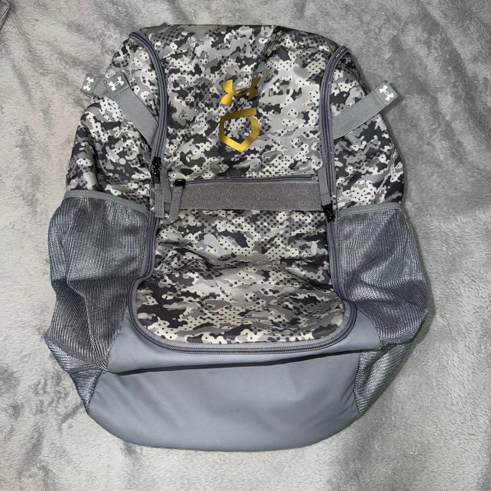 Under Armour Baseball Bat Backpack Gray Digital Camo Gold Logo Bat Pack